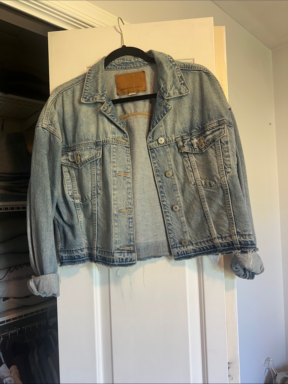 American Eagle Outfitters medium/light Wash Cropped Denim Jacket